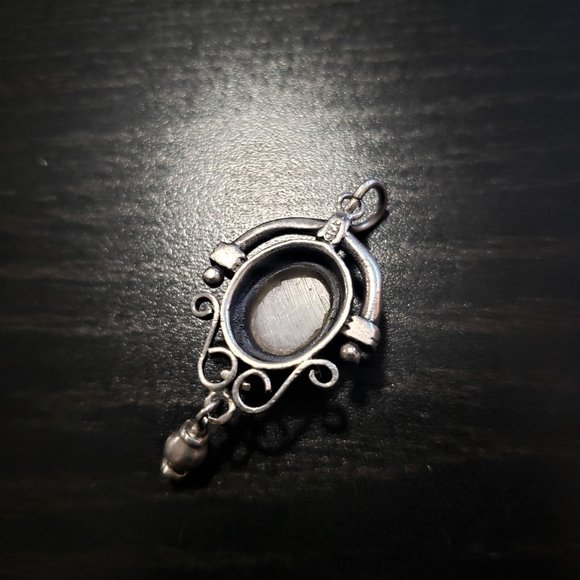 Vintage pendant in 925 silver with a mother-of-pearl cabochon, made in France. - Picture 4 of 5